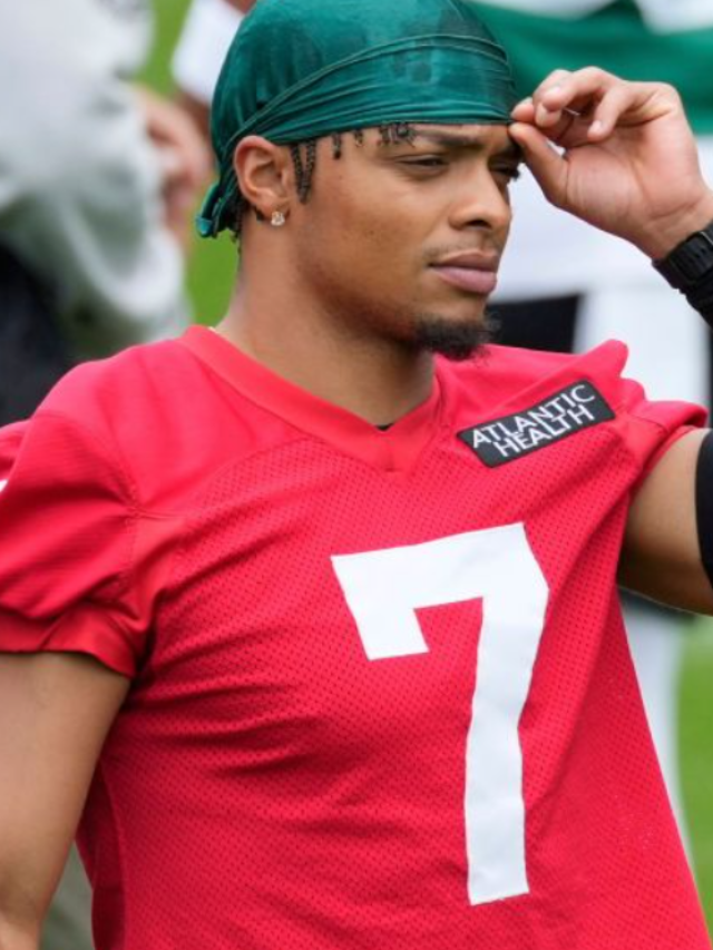 Justin Fields  With Suspected Leg Injury